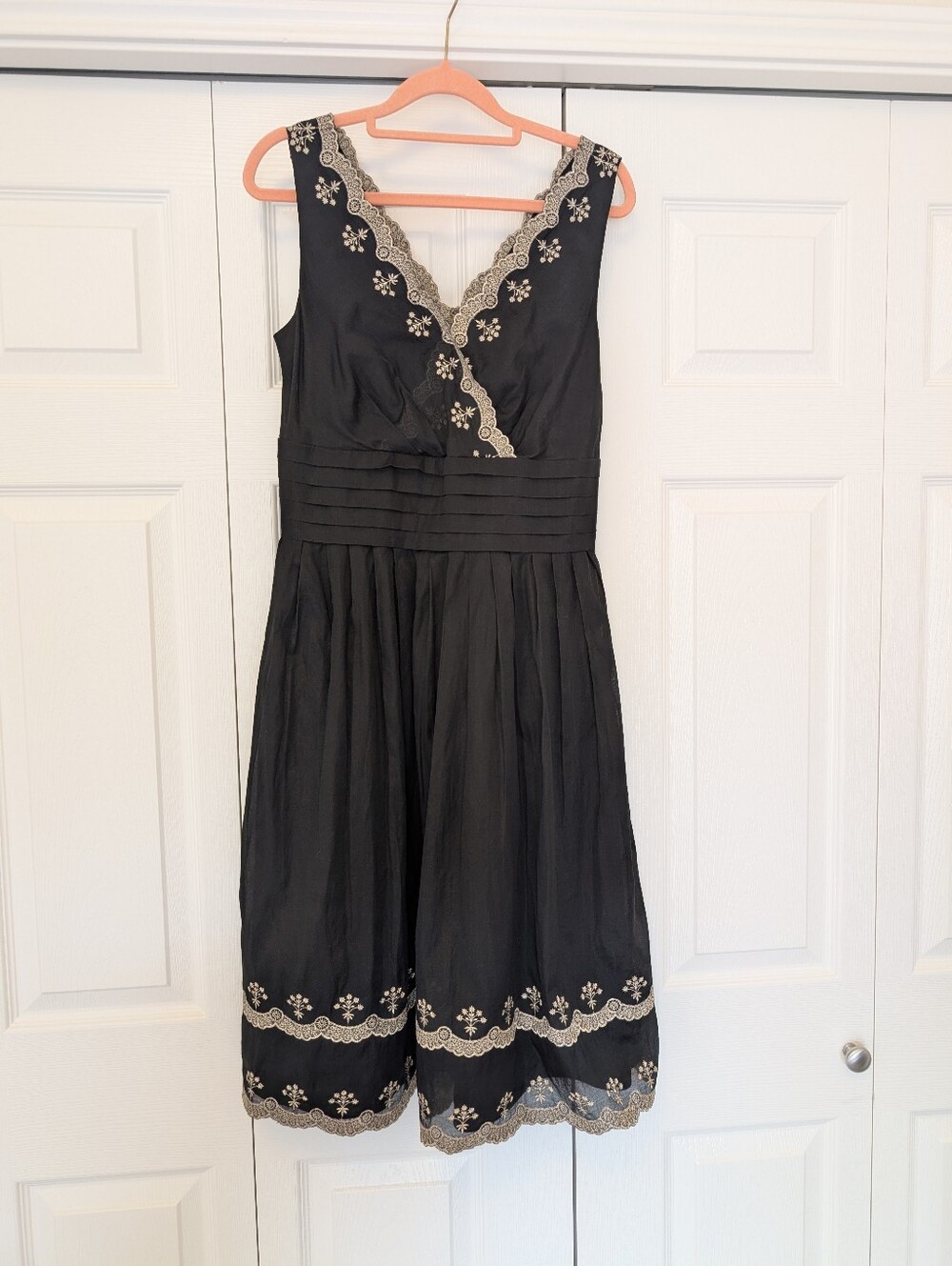 Ann Taylor Silk Cotton Blend Gold Embroidered Tiered Dress Sz 4